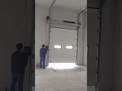 Уровнитель дока и секционная дверь